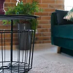 Niedzialkowskiego By Renters Apartamento *