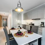 Niedzialkowskiego By Renters Apartamento *