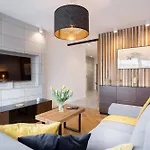 Niedzialkowskiego By Renters Apartman *